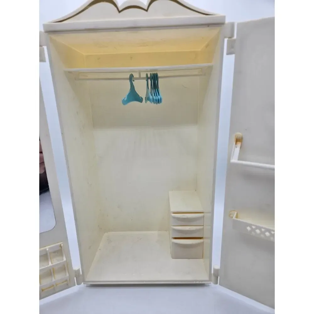 Marx Sindy 1970s Wardrobe Cream Gold‎ Trim Drawers Hangers Mirror